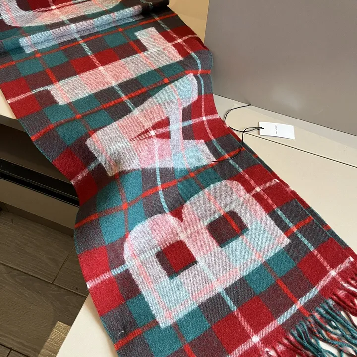 スーパーコピー バレンシアガ マフラー