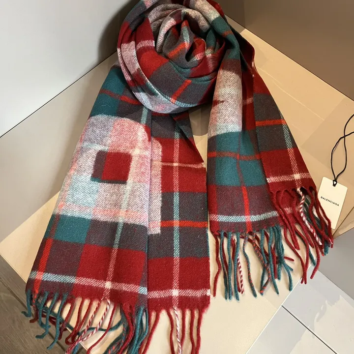 スーパーコピー バレンシアガ マフラー