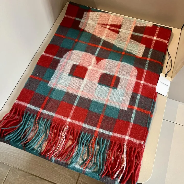 スーパーコピー バレンシアガ マフラー