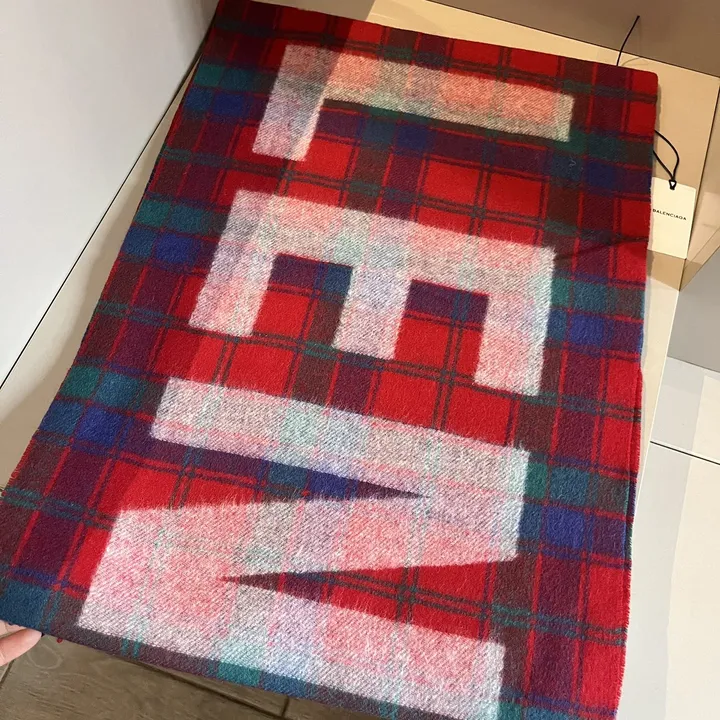 スーパーコピー バレンシアガ マフラー