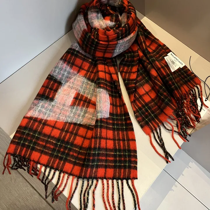 スーパーコピー バレンシアガ マフラー