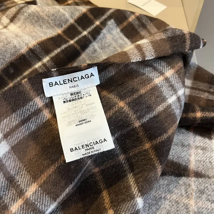 スーパーコピー バレンシアガ マフラー