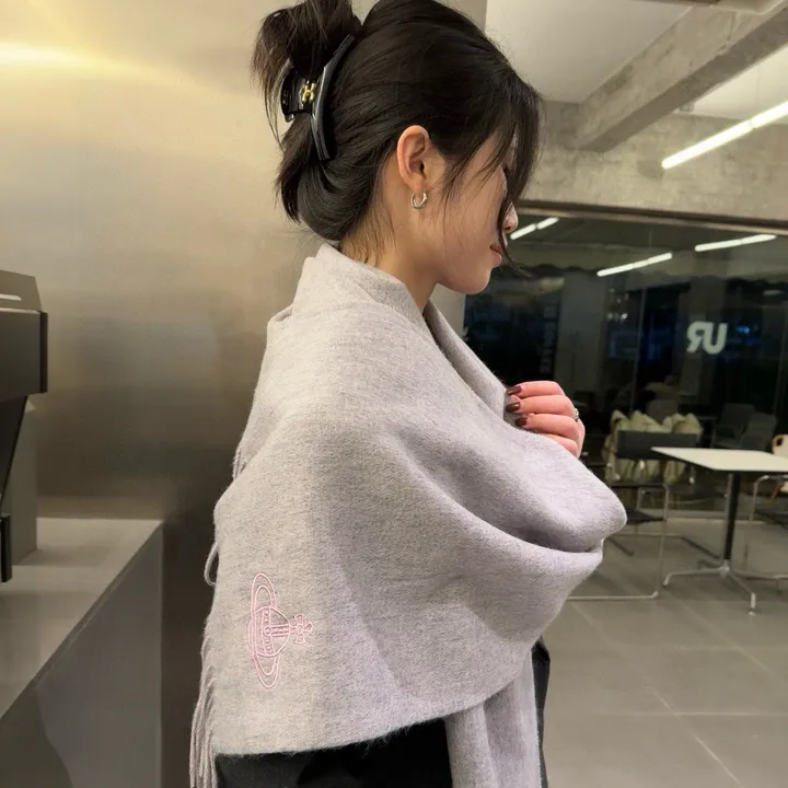 スーパーコピー ヴィヴィアン・ウエストウッド マフラー