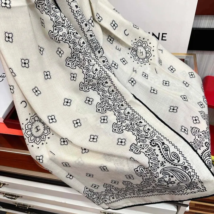 スーパーコピー セリーヌ マフラー