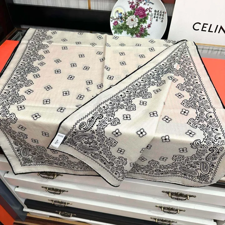 スーパーコピー セリーヌ マフラー