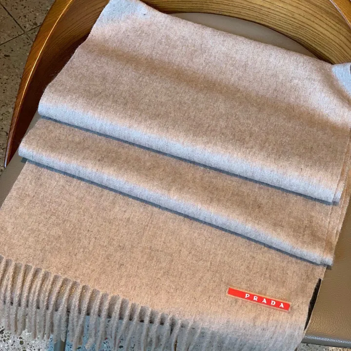 スーパーコピー プラダ マフラー