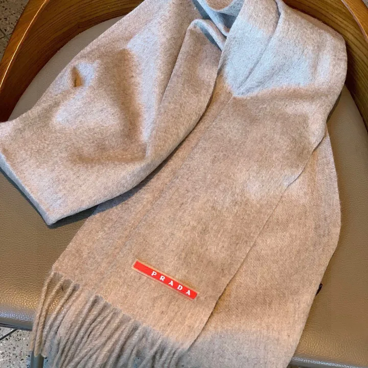 スーパーコピー プラダ マフラー