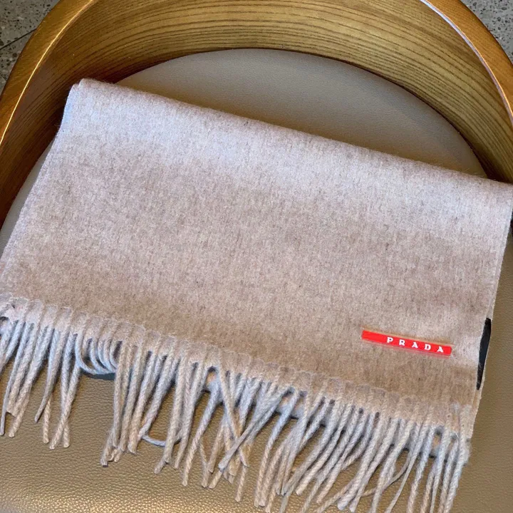 スーパーコピー プラダ マフラー