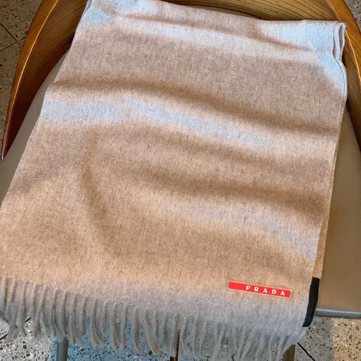 スーパーコピー プラダ マフラー