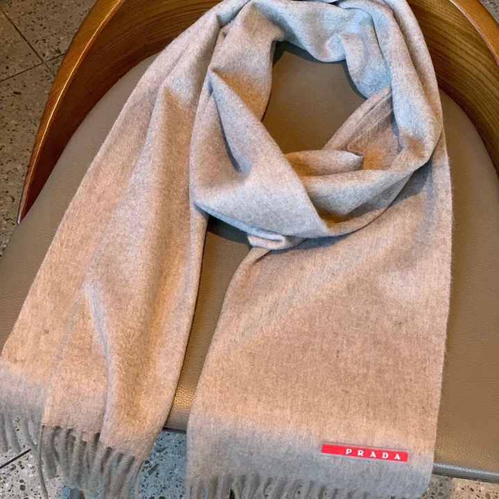 スーパーコピー プラダ マフラー