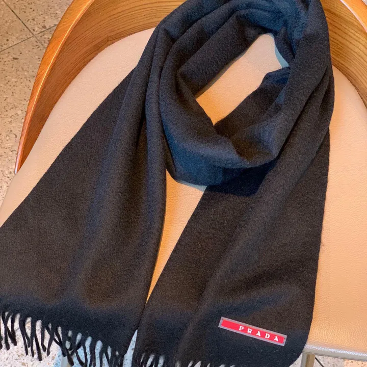 スーパーコピー プラダ マフラー