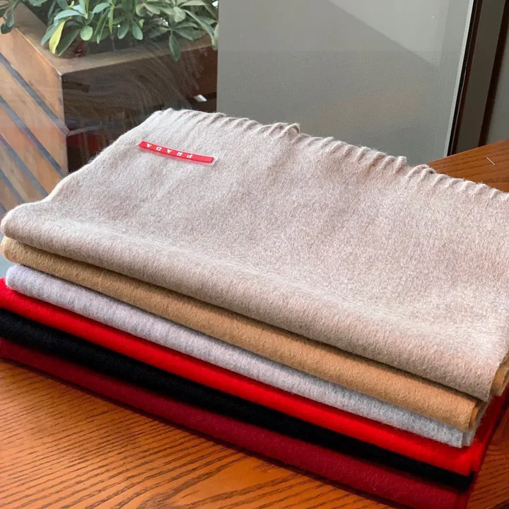 スーパーコピー プラダ マフラー