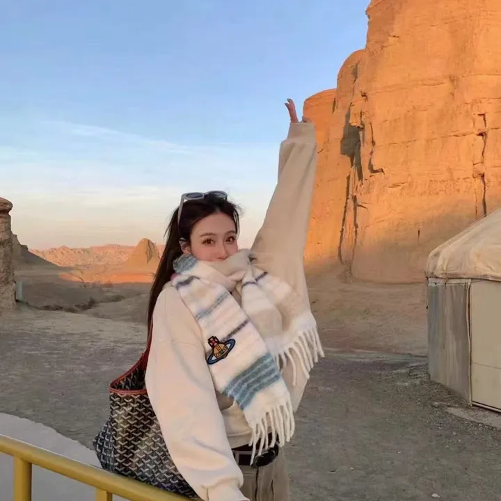 スーパーコピー ヴィヴィアン・ウエストウッド マフラー