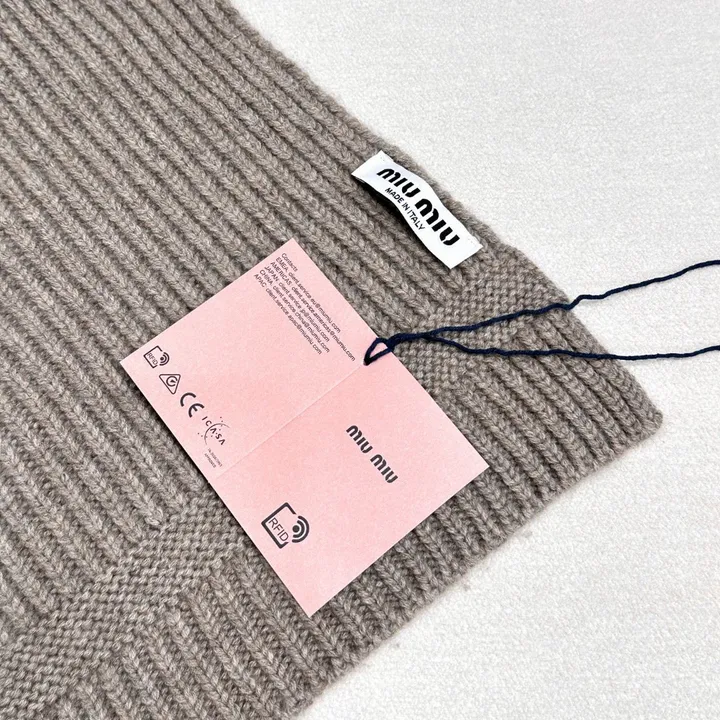 スーパーコピー ミュウミュウ マフラー