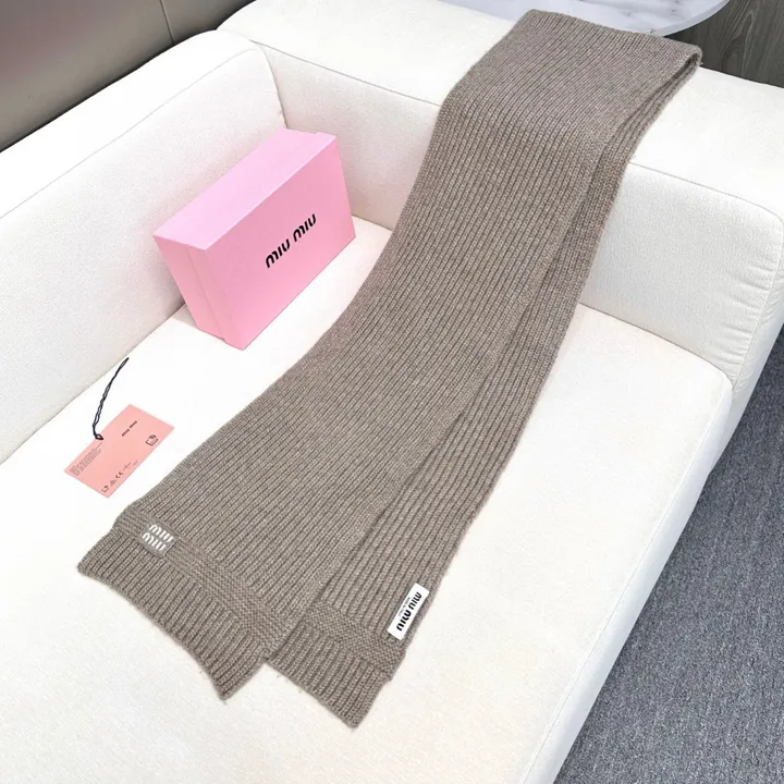 スーパーコピー ミュウミュウ マフラー