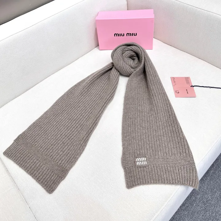 スーパーコピー ミュウミュウ マフラー