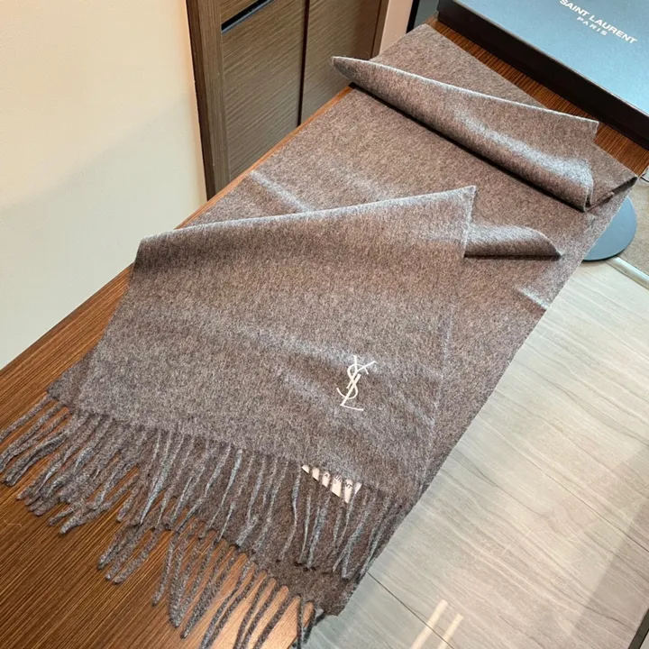 スーパーコピー バレンシアガ マフラー