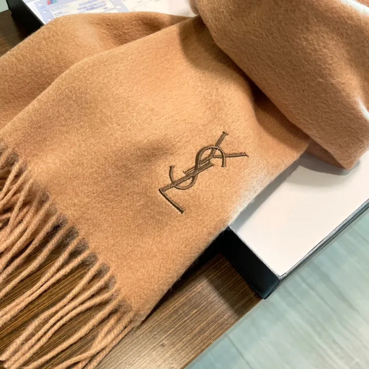 スーパーコピー バレンシアガ マフラー