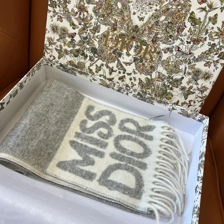 スーパーコピー ディオール マフラー