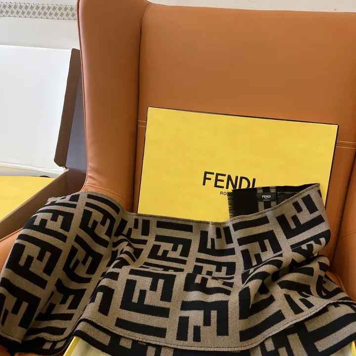 スーパーコピー フェンディ マフラー