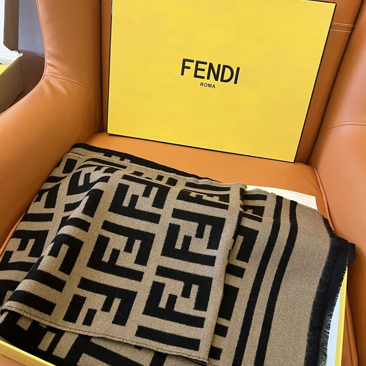 スーパーコピー フェンディ マフラー