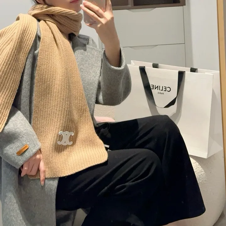 スーパーコピー セリーヌ マフラー