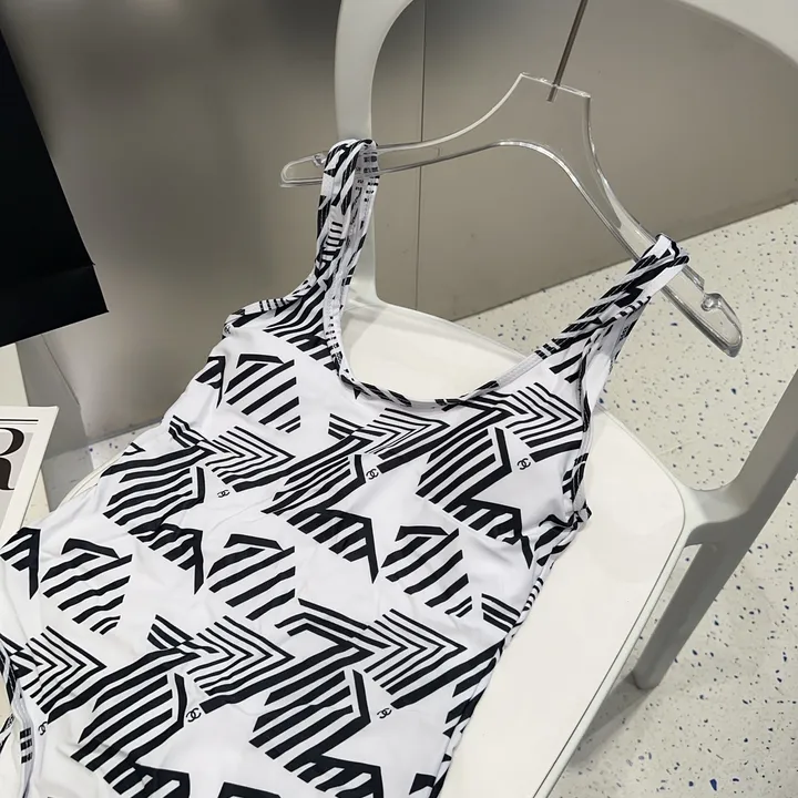 スーパーコピー シャネル 水着