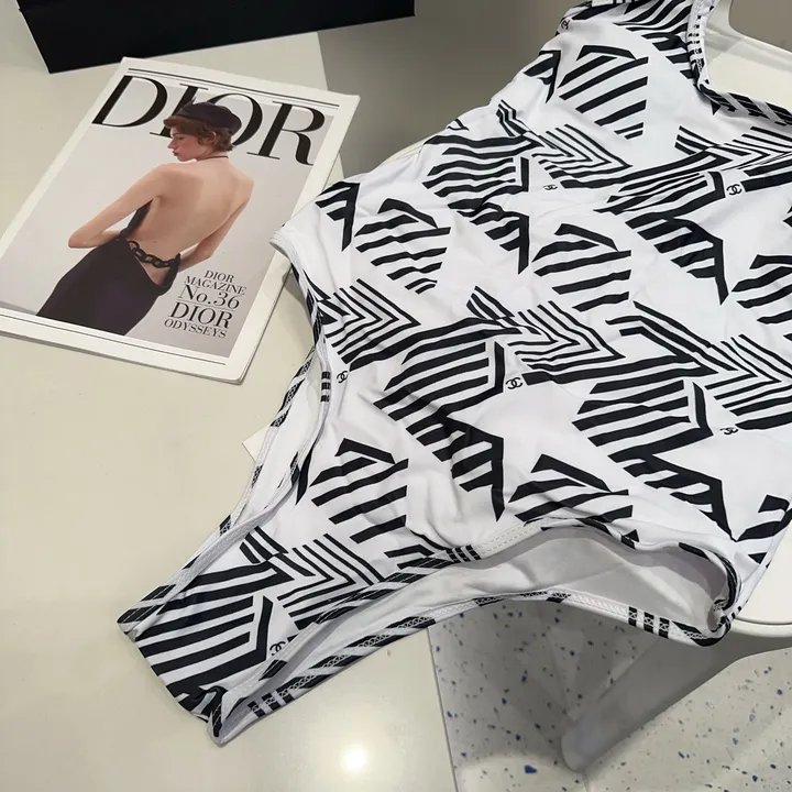 スーパーコピー シャネル 水着