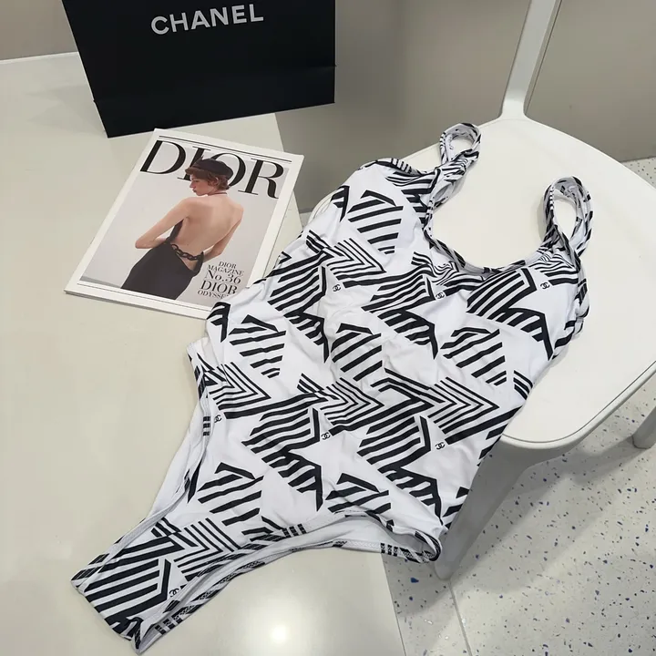 スーパーコピー シャネル 水着