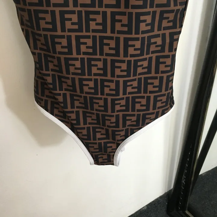 スーパーコピー フェンディ 水着