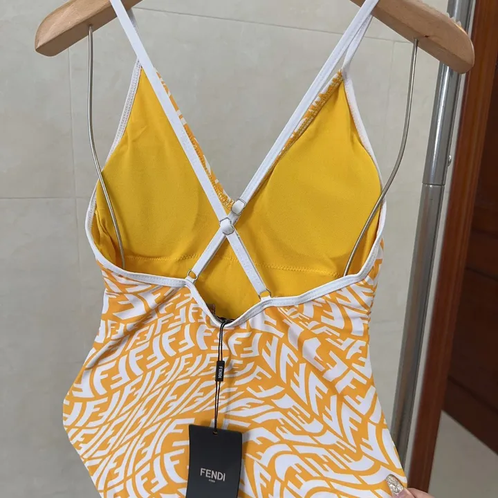 スーパーコピー フェンディ 水着