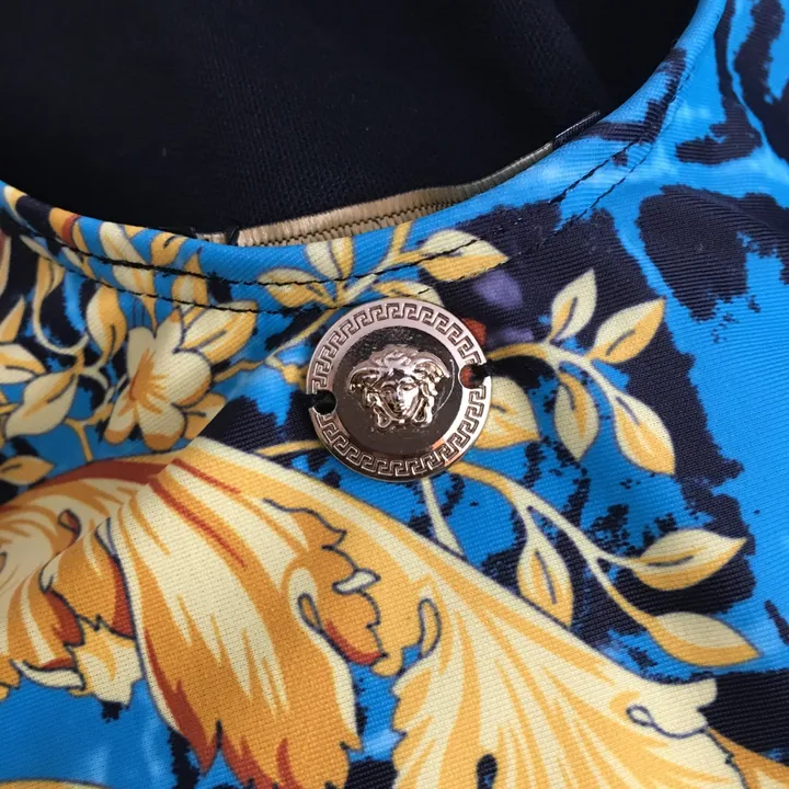 スーパーコピー シュプリーム 水着