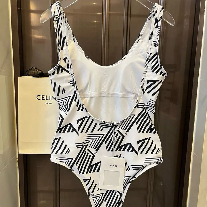 スーパーコピー シャネル 水着