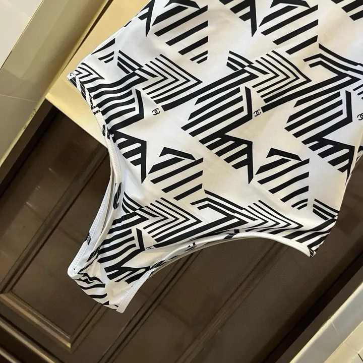 スーパーコピー シャネル 水着