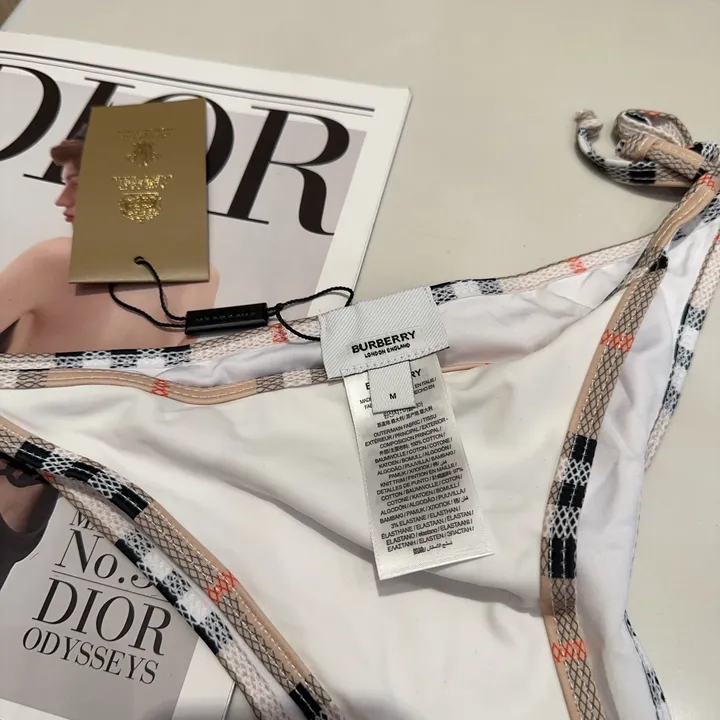 スーパーコピー バーバリー ス 水着