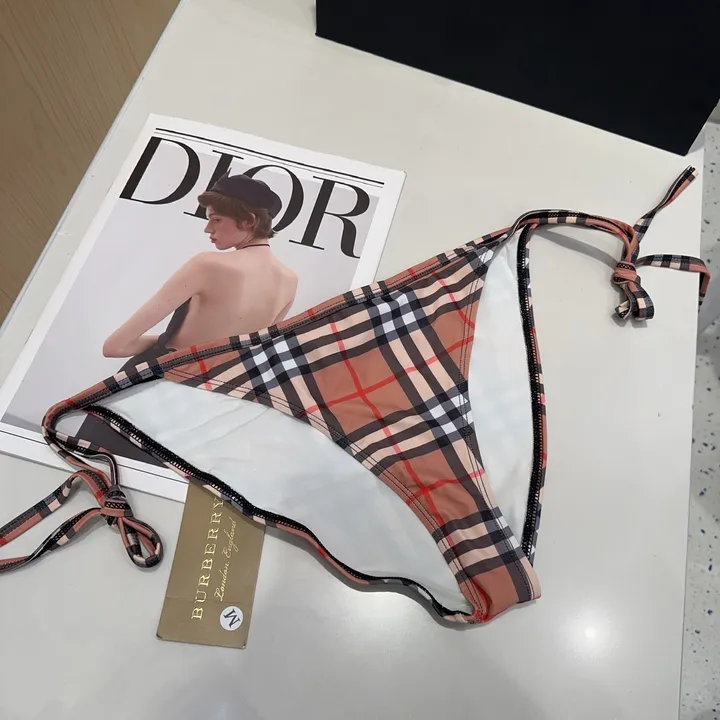 スーパーコピー バーバリー ス 水着