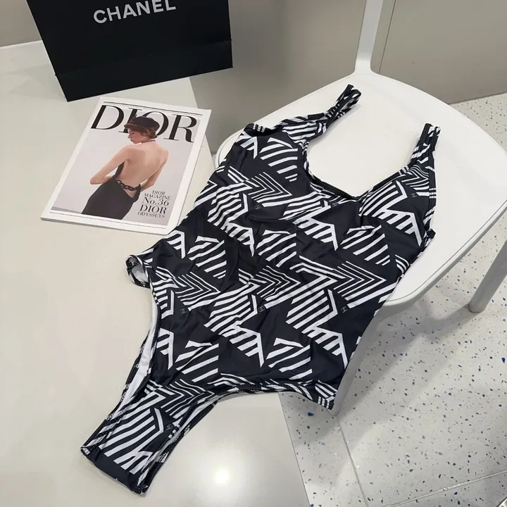 スーパーコピー シャネル 水着