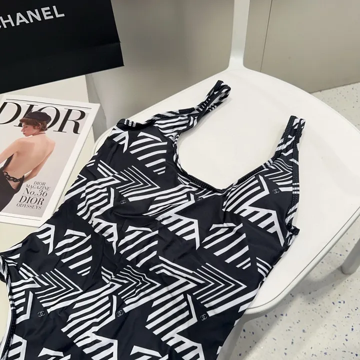 スーパーコピー シャネル 水着