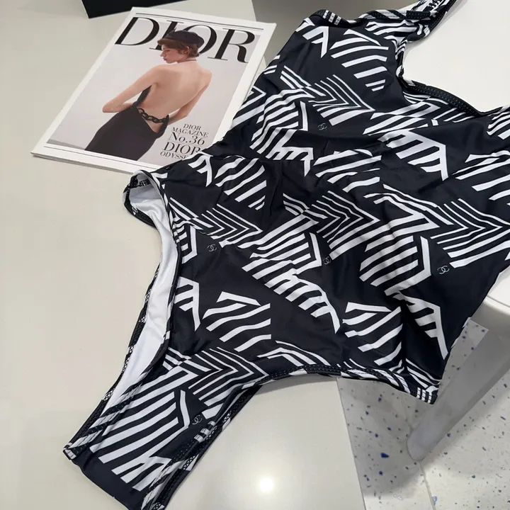 スーパーコピー シャネル 水着