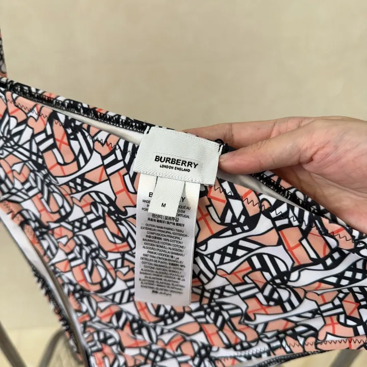 スーパーコピー バーバリー ス 水着