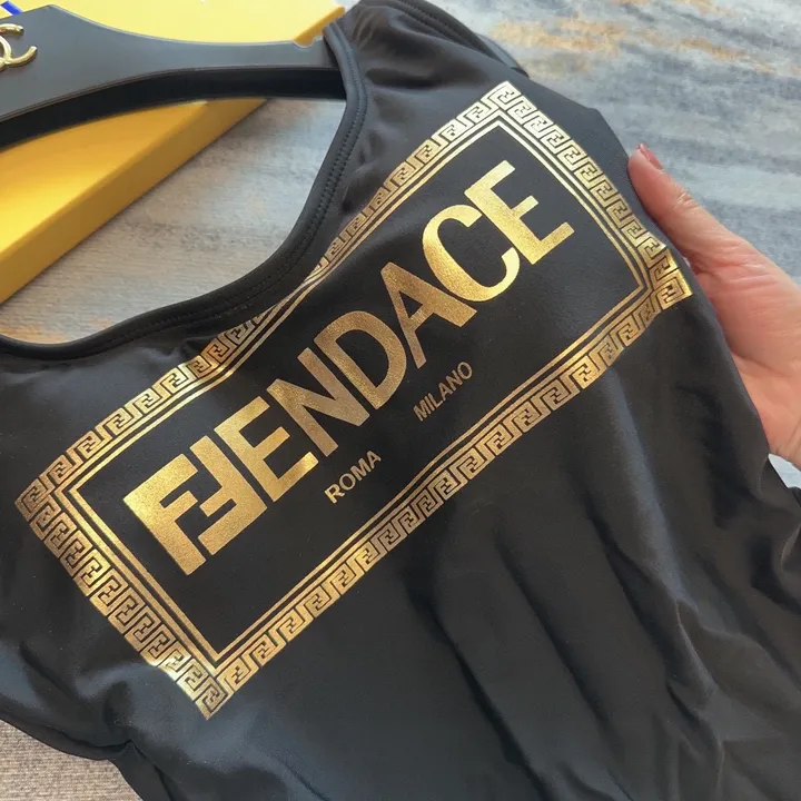 スーパーコピー フェンディ 水着