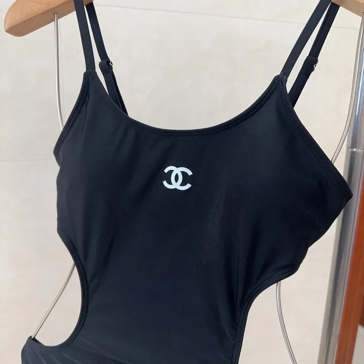 スーパーコピー シャネル 水着