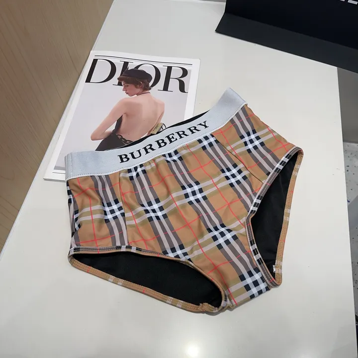 スーパーコピー バーバリー ス 水着