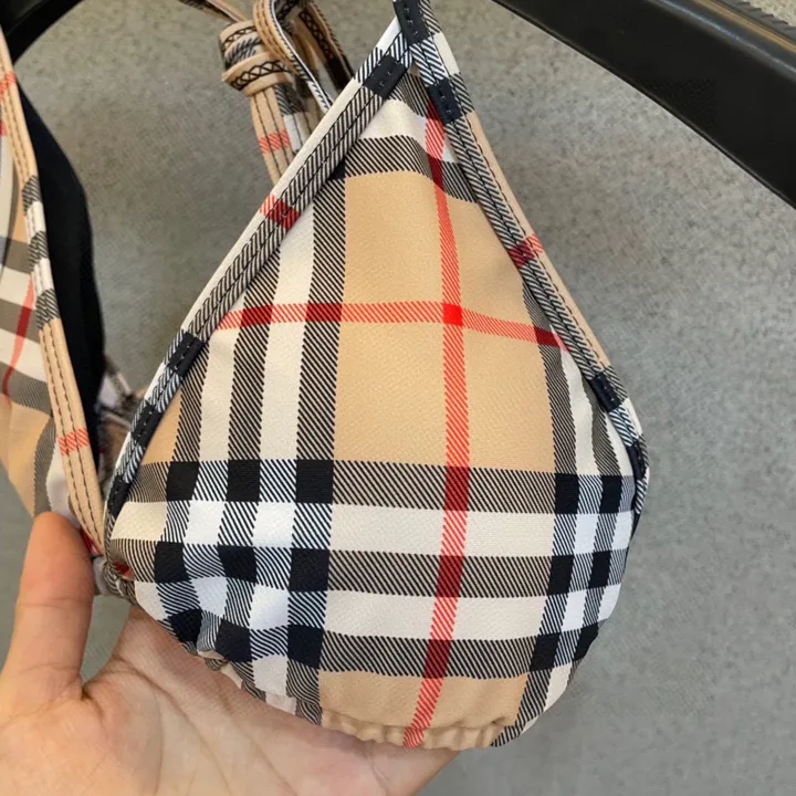 スーパーコピー バーバリー ス 水着