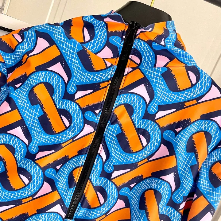 スーパーコピー バーバリー ス 水着