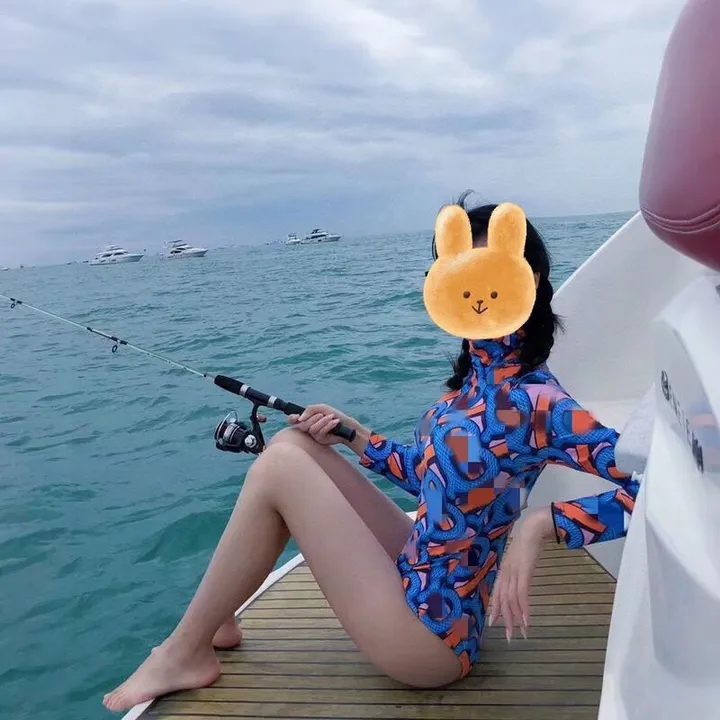 スーパーコピー バーバリー ス 水着