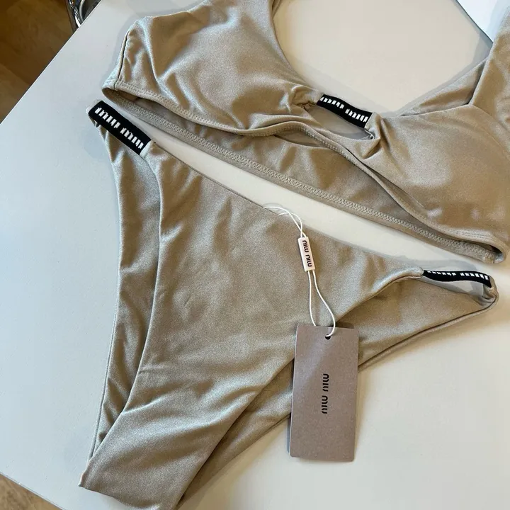 スーパーコピー ミュウミュウ 水着