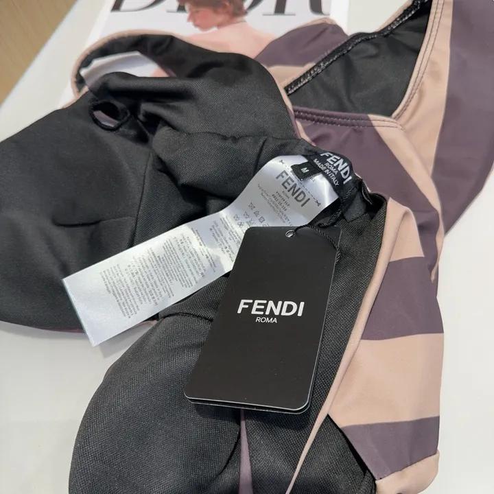 スーパーコピー フェンディ 水着