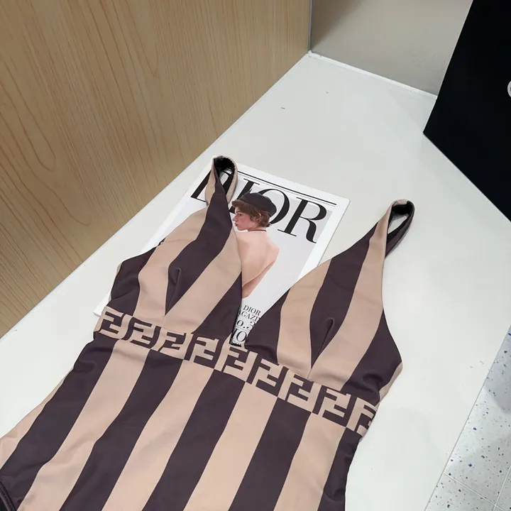 スーパーコピー フェンディ 水着