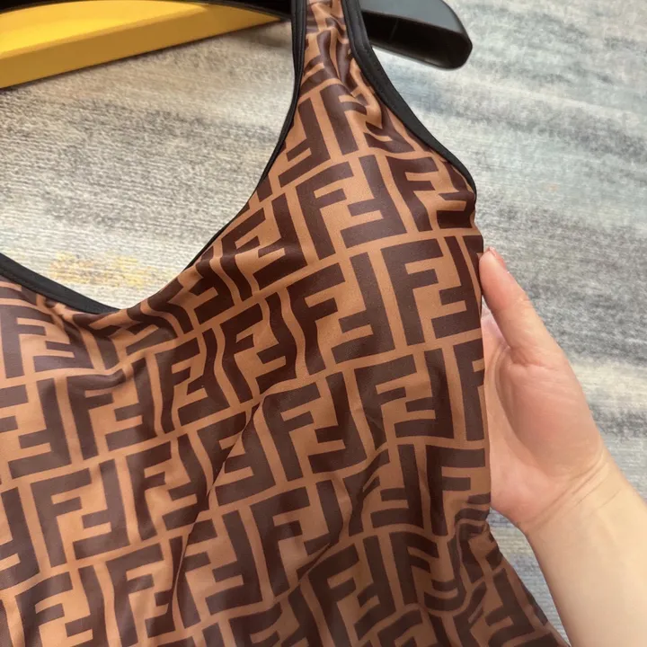 スーパーコピー フェンディ 水着